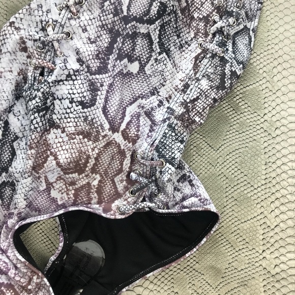 4FOR20 Beige pink snake skin tie up one piece bikini - Picture 6 of 8